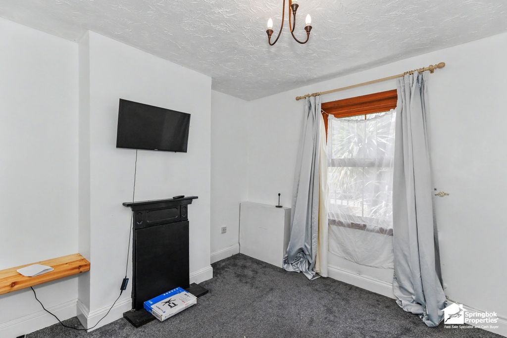 Property photo 3 of 13 Image 2