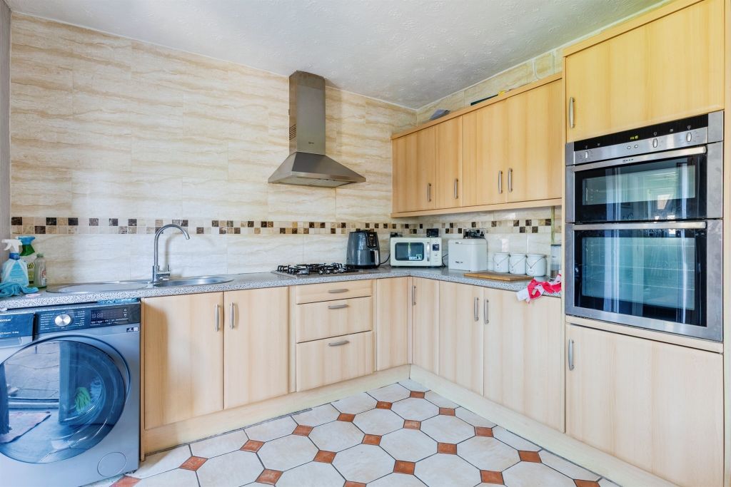 Property photo 3 of 11