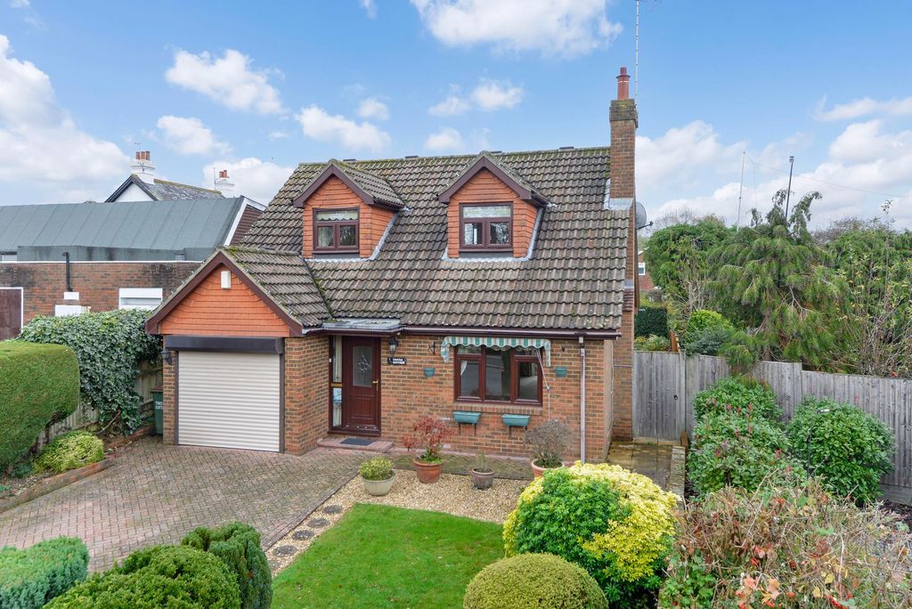 Property photo 1 of 12 Photo 3