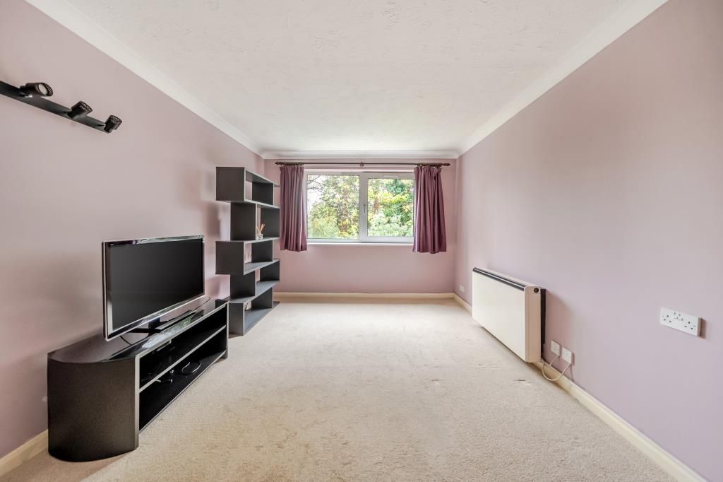 Property photo 2 of 21 Living Room