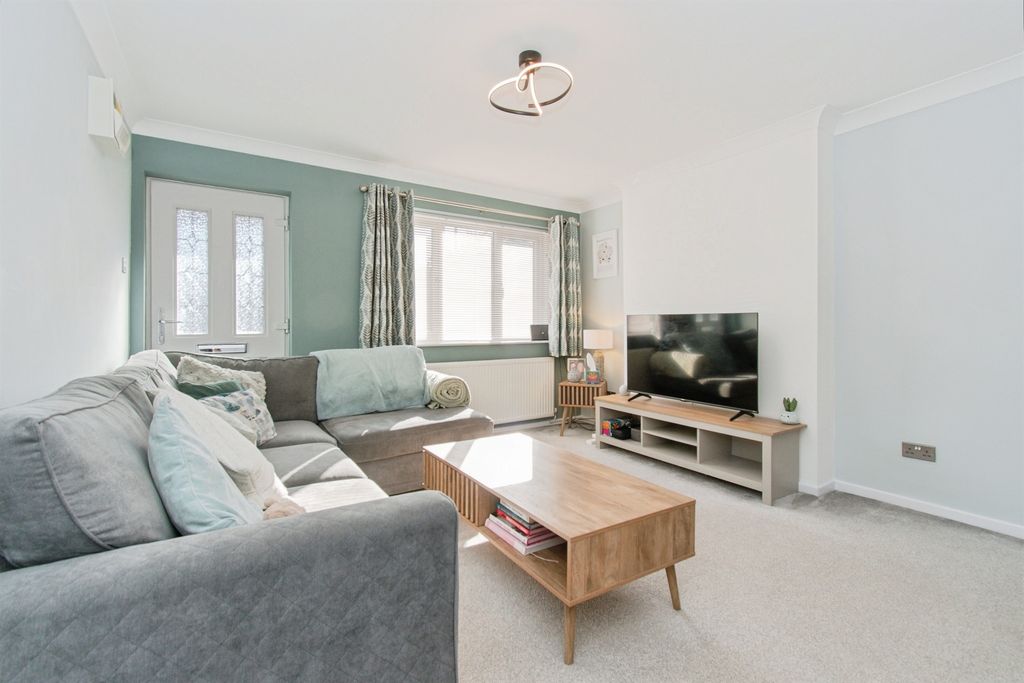 Property photo 2 of 11