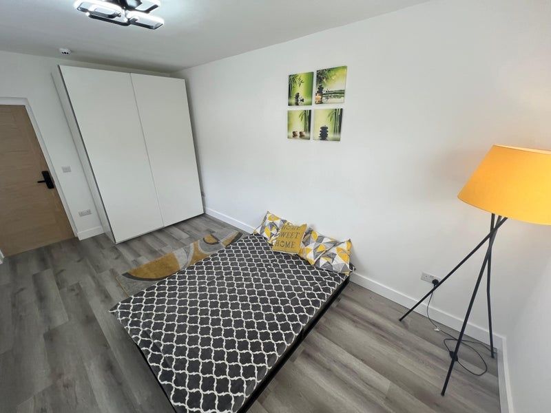 Property photo 2 of 9 A Modern Double Bedroom Featuring A Comfortable Be...