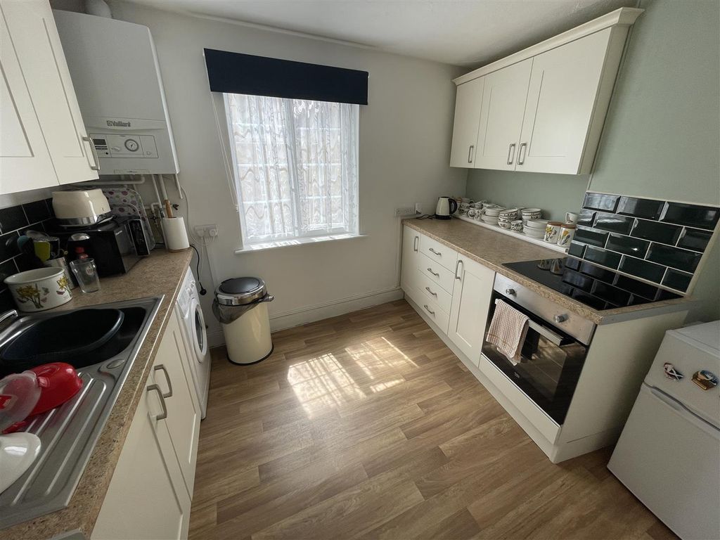 Property photo 3 of 7