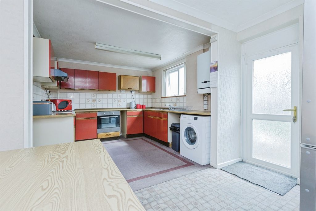 Property photo 3 of 17