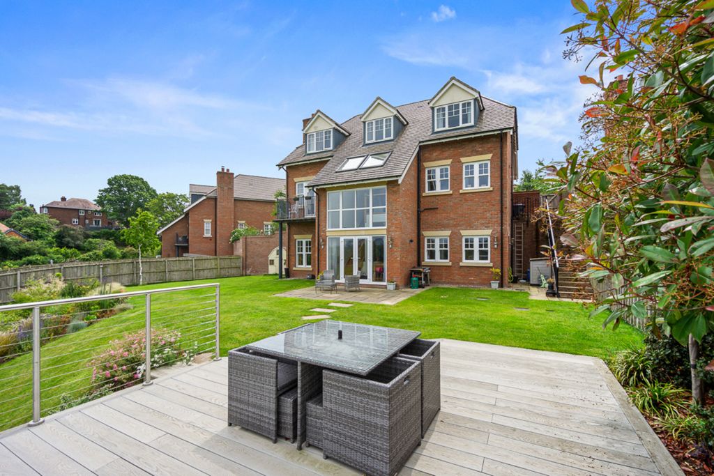 Property photo 1 of 33