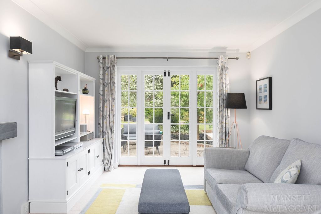 Additional image 10 of 4 bed detached house for saleMount Close, Crawley RH10