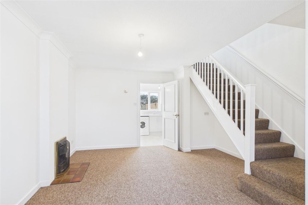 Property photo 2 of 13 Cam01894G0-Pr0273-Still005.Jpg