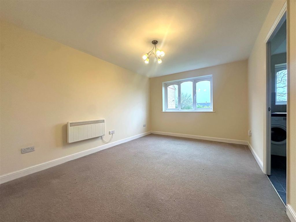 Property photo 3 of 5 Coopers Estate Agents