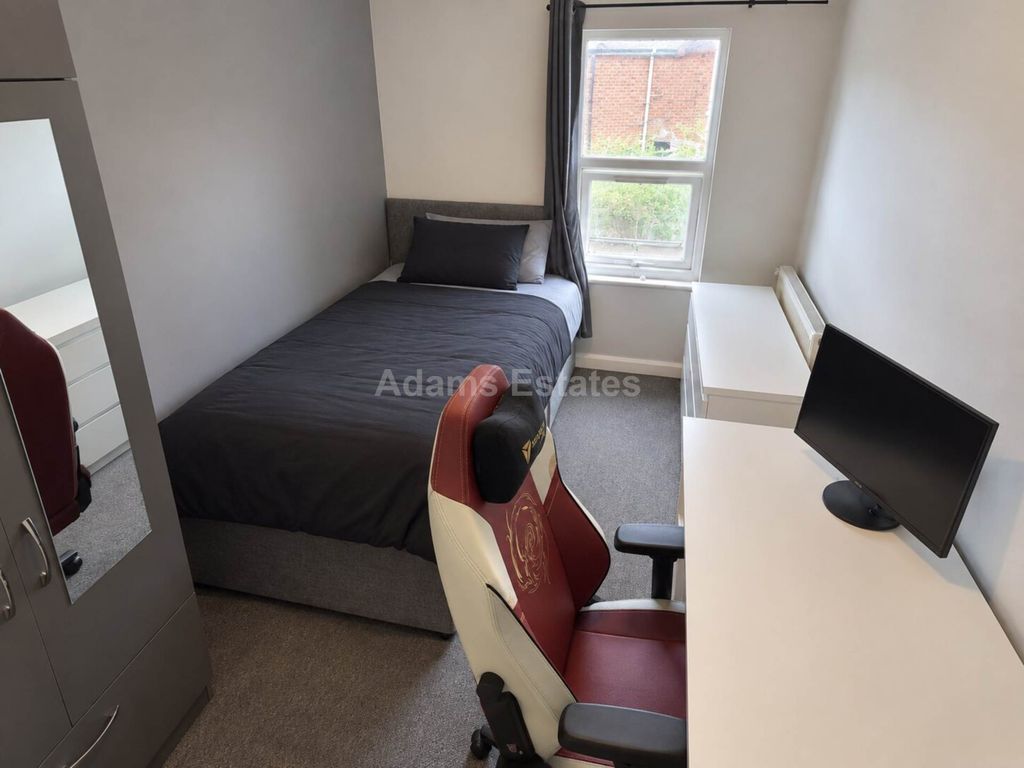 Property photo 1 of 3