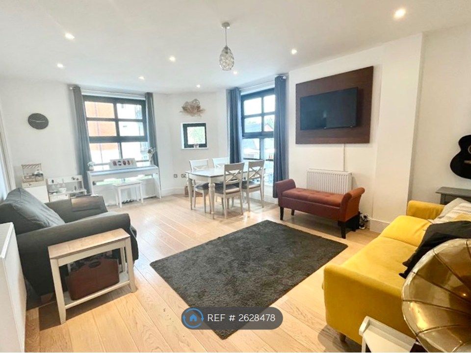 Property photo 2 of 12