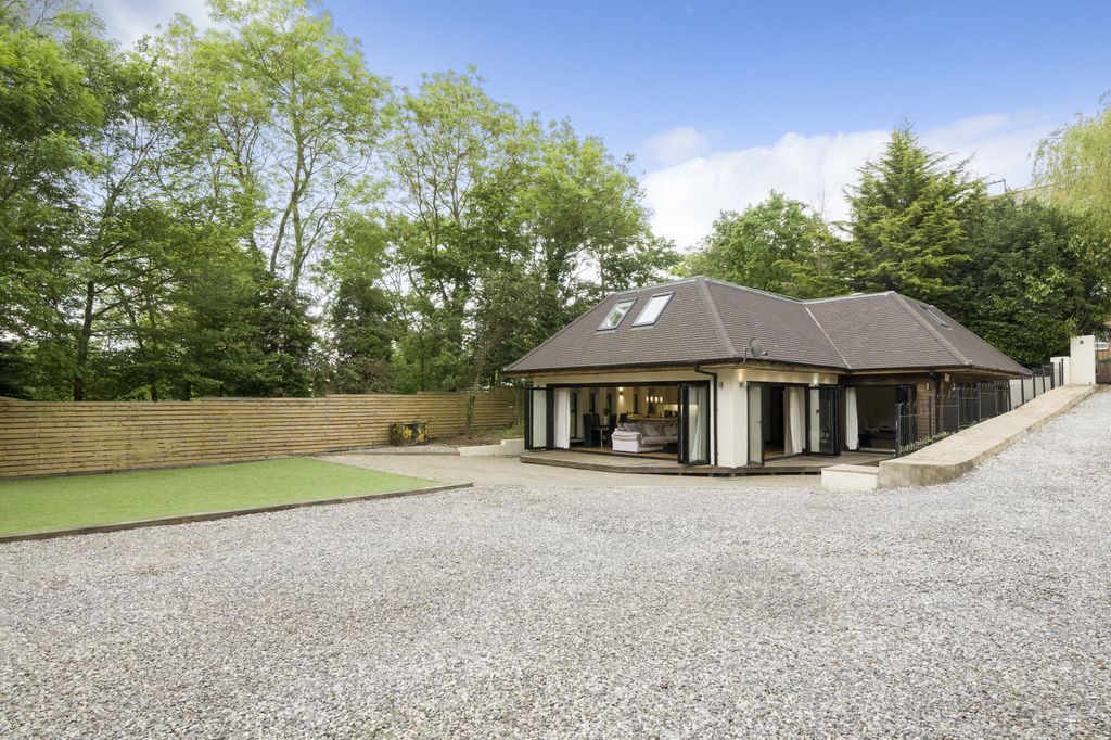 Property photo 1 of 20