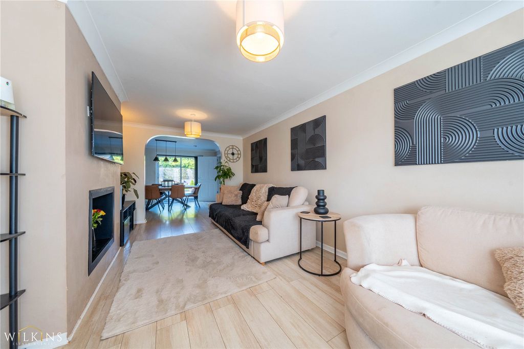 Property photo 3 of 28 Picture No. 06