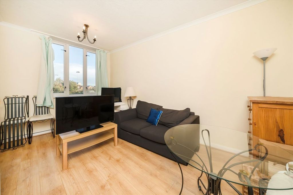 Property photo 2 of 6