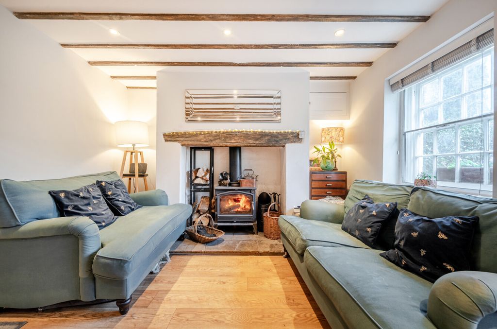 Property photo 2 of 31 1387009-17-693957...