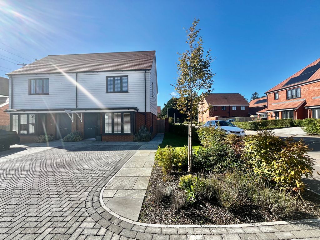 Property photo 2 of 25