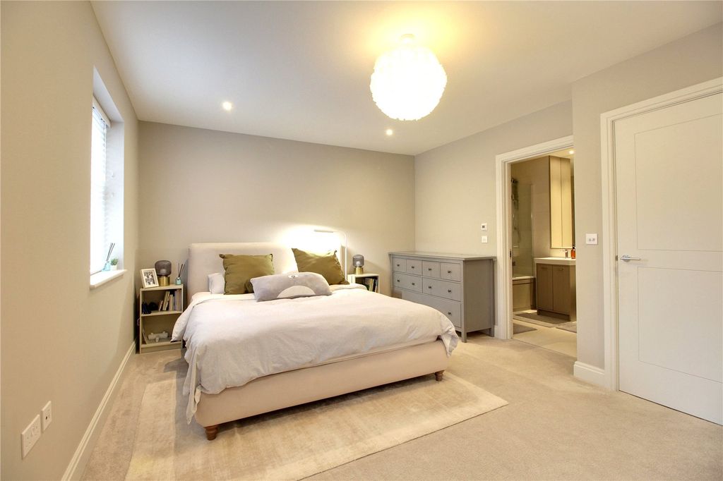 Property photo 3 of 25 Picture No. 14