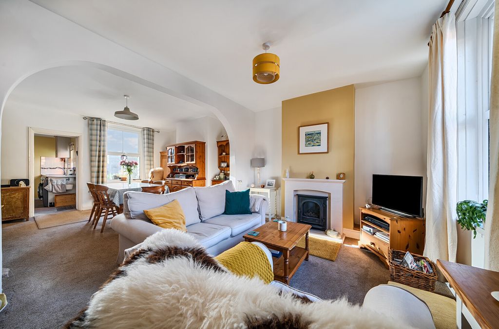 Property photo 2 of 24 1371097-16-68F8Aa...