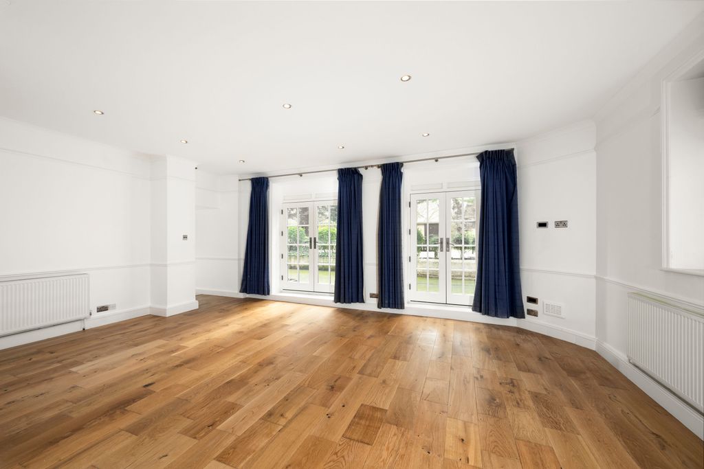 Property photo 2 of 16 Picture No. 23