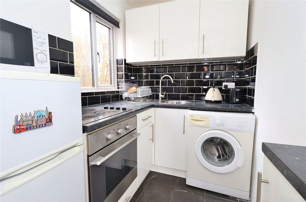 Property photo 3 of 5 Picture No. 15