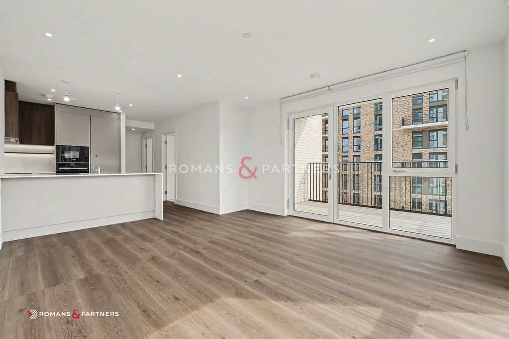 Property photo 2 of 26