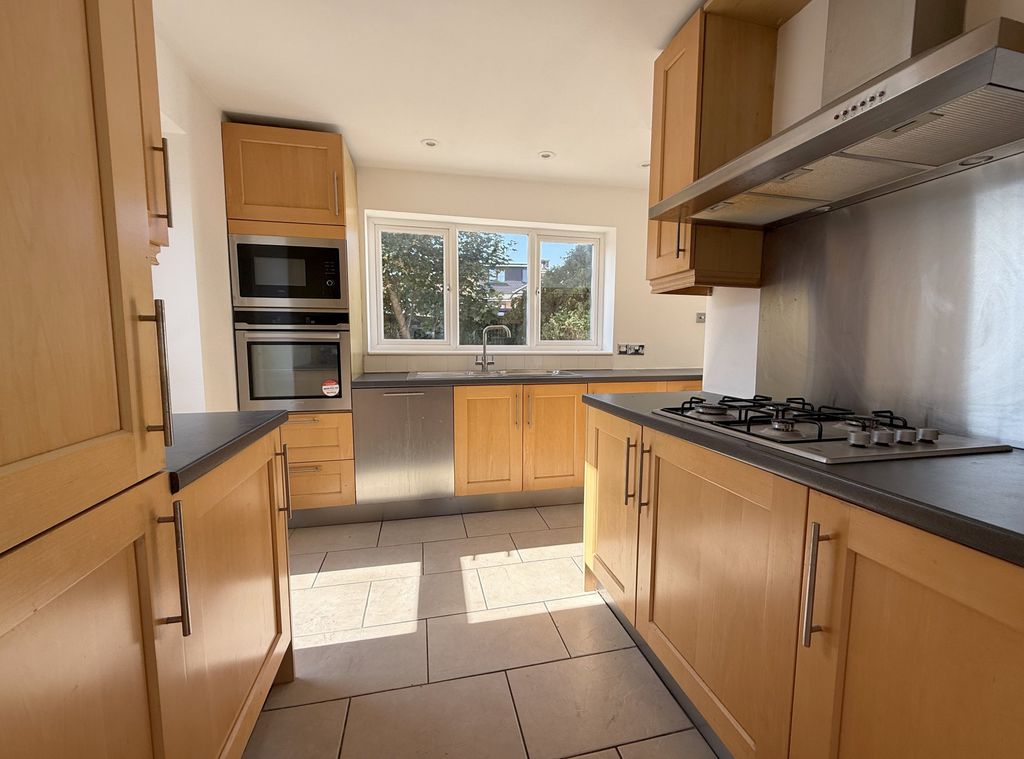 Property photo 2 of 16 Kitchen