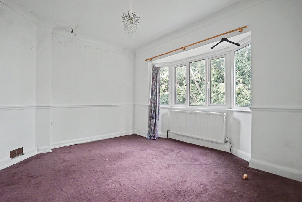 Property photo 2 of 14 340A Godstone Road, Whyteleafe, Surrey Cr3 0BA