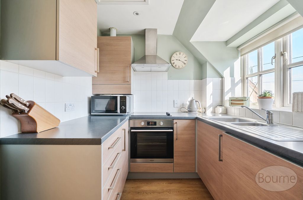 Property photo 3 of 17 c08Af755-8526-439...