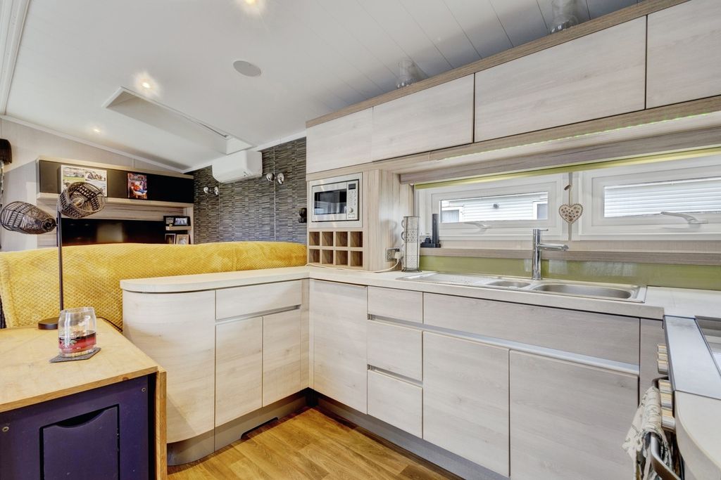 Property photo 2 of 20 Pbox-Img.Jpg