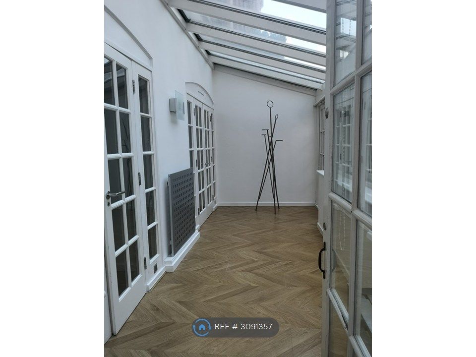 Property photo 2 of 17 Conservatory