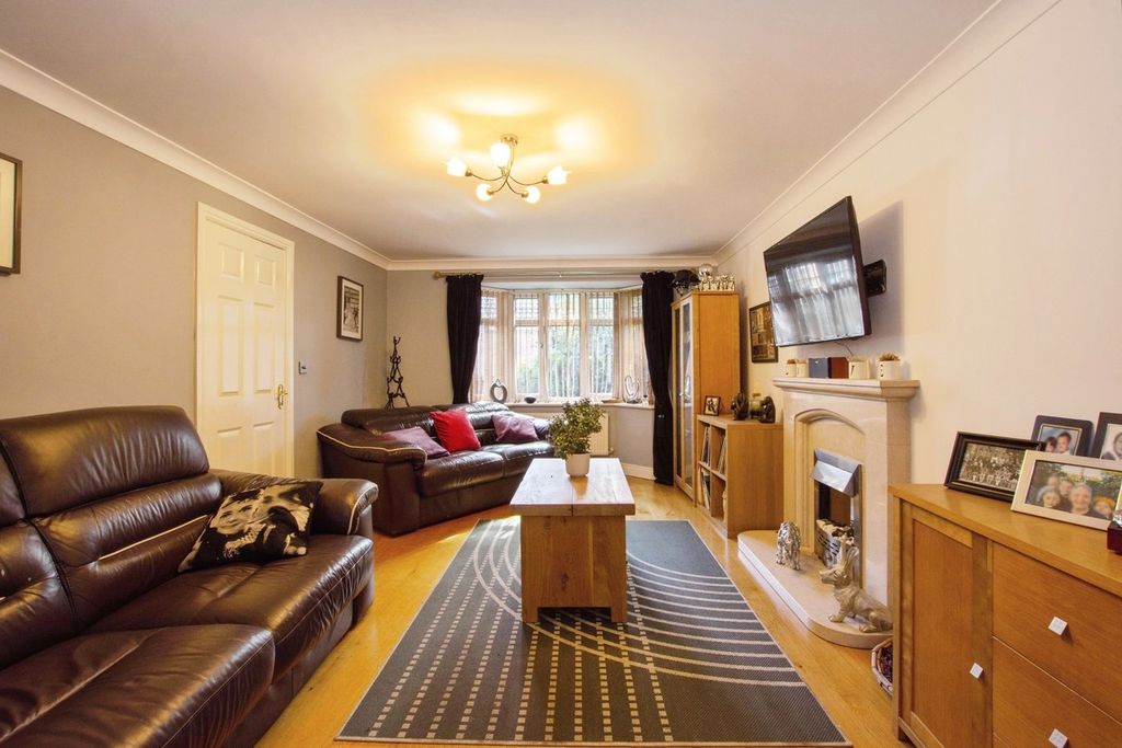 Property photo 2 of 19