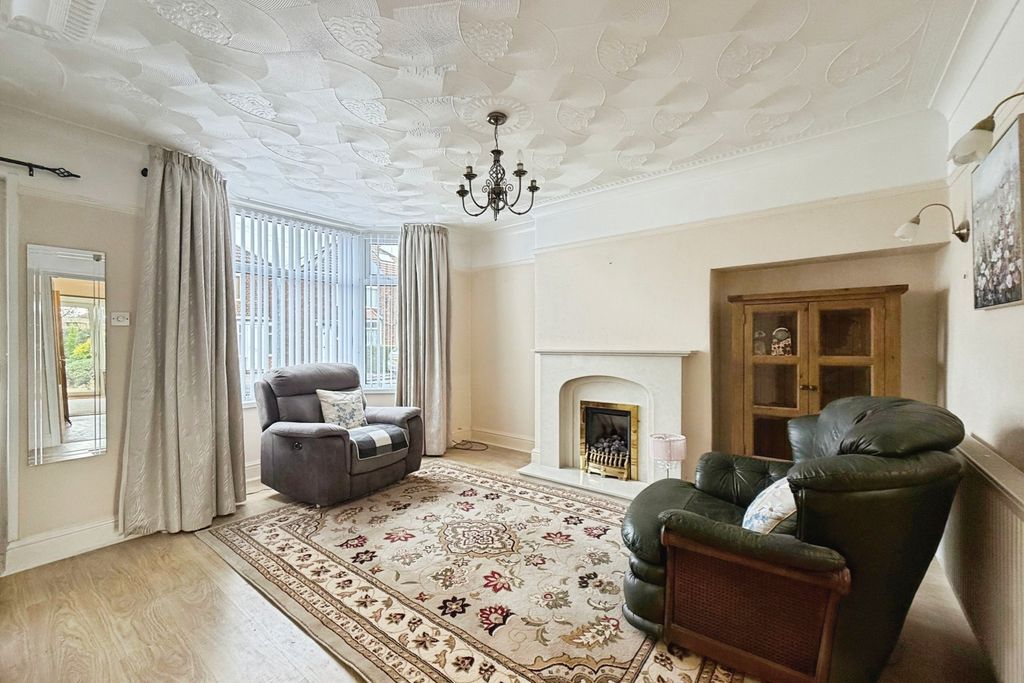 Property photo 2 of 16 4546224