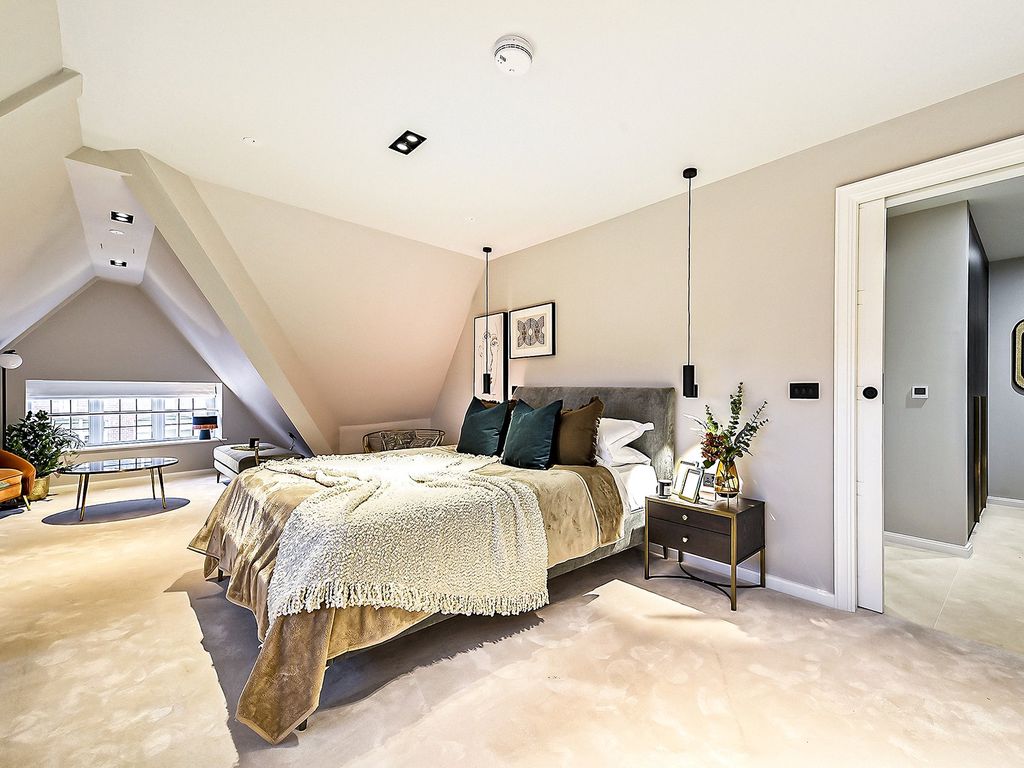 Property photo 3 of 20 Floral Street