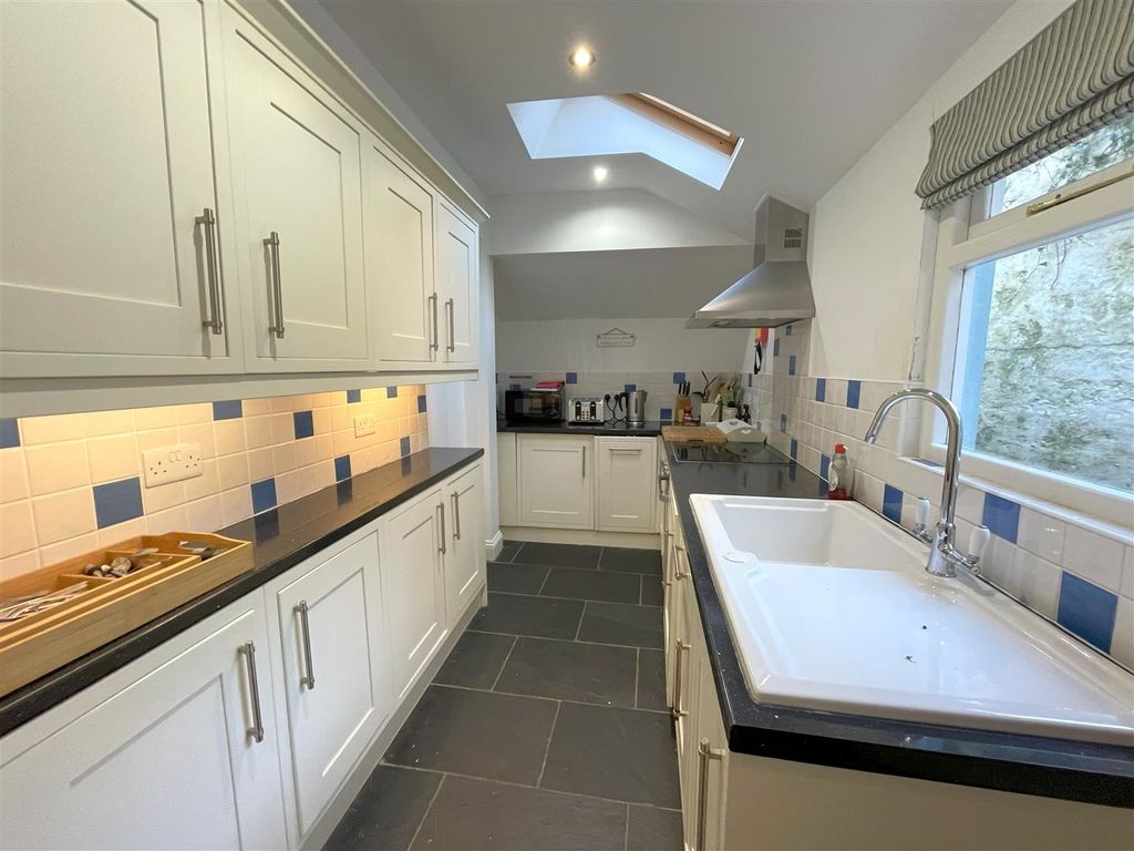 Property photo 3 of 21 Kitchen.Jpg