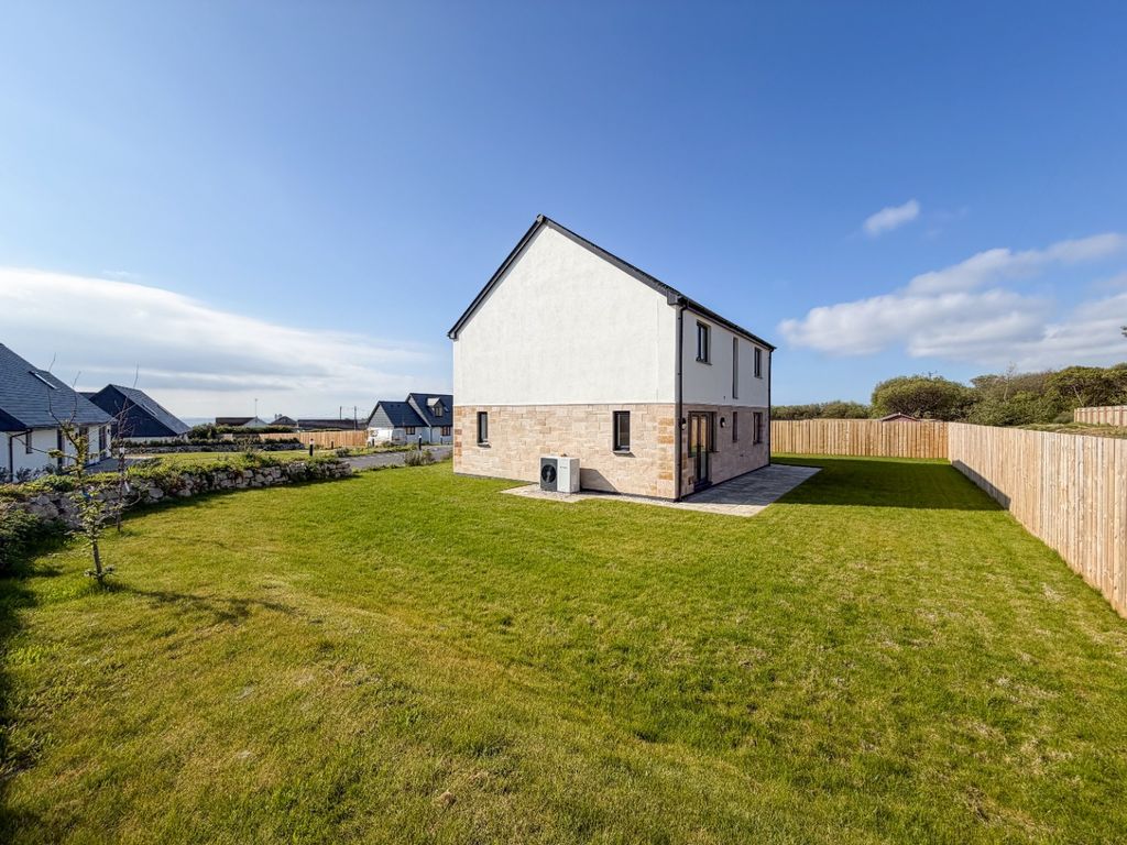 Property photo 2 of 19 5134243