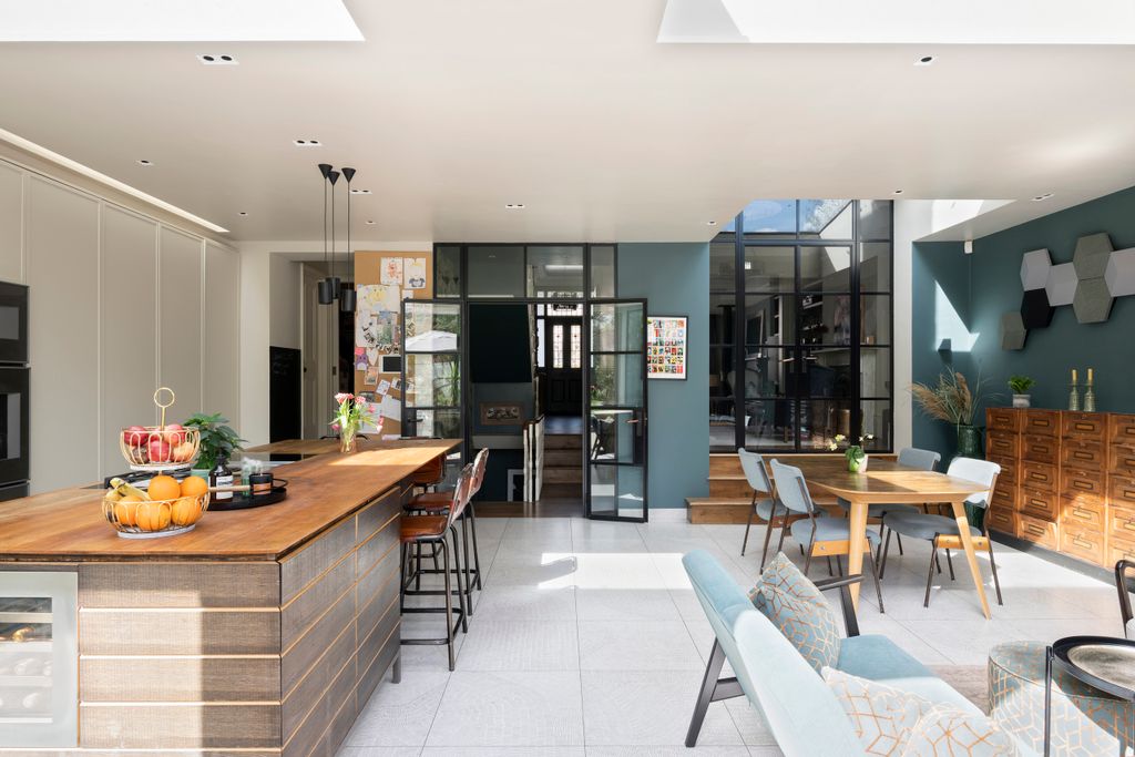 Property photo 1 of 47 Pr-77 Foyle Road-17_Lo