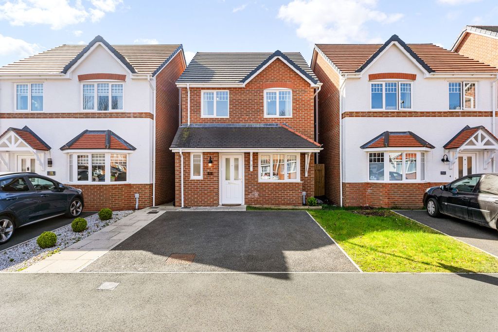 Property photo 1 of 31