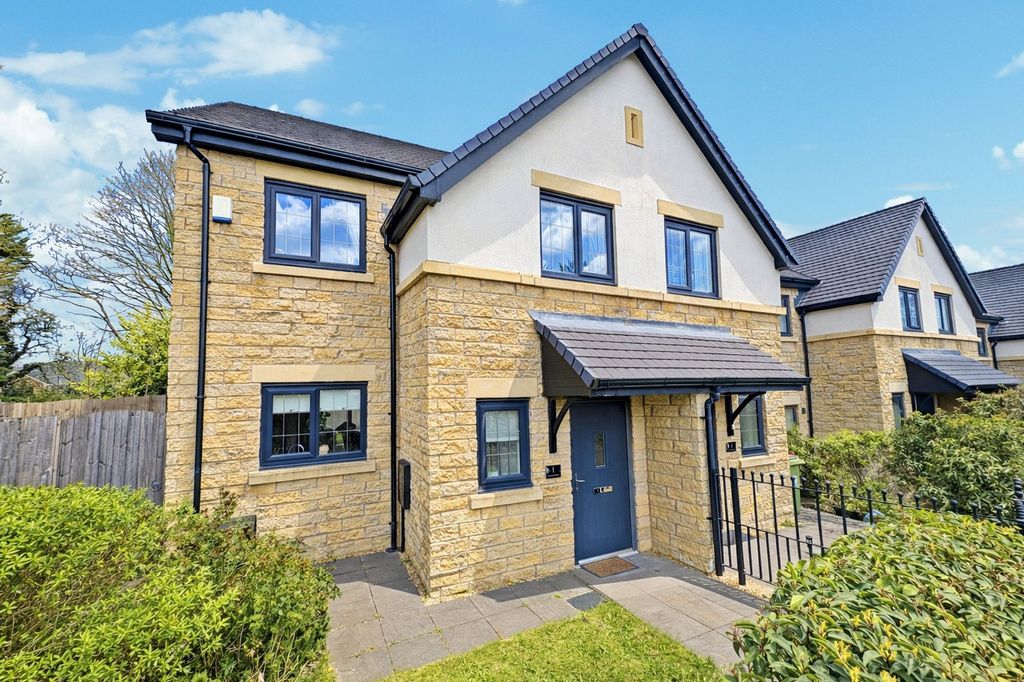 Property photo 1 of 15 External