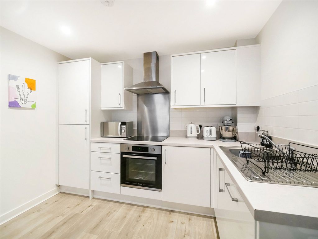 Property photo 3 of 23 Picture No. 11