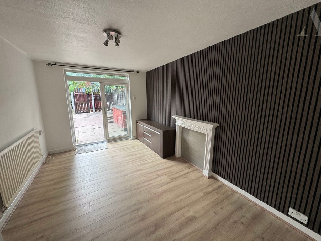 Property photo 3 of 7 Chatterway - Reception (1)