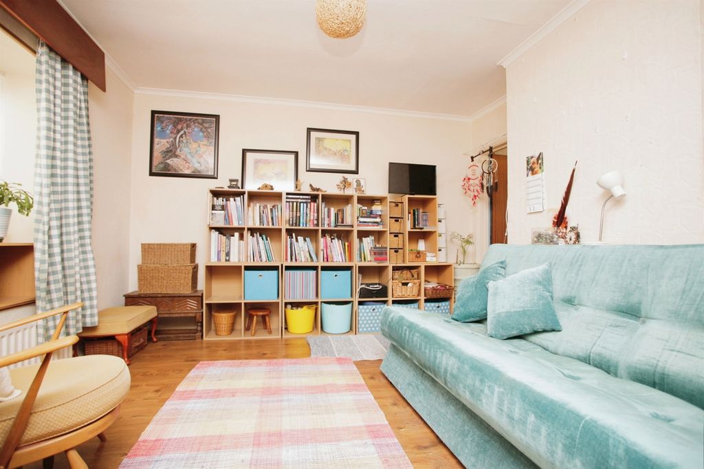 Property photo 3 of 17