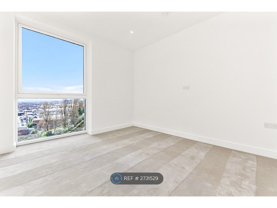 Property photo 2 of 14 Living Room