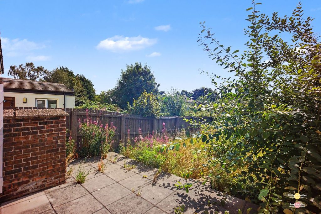 Property photo 3 of 18