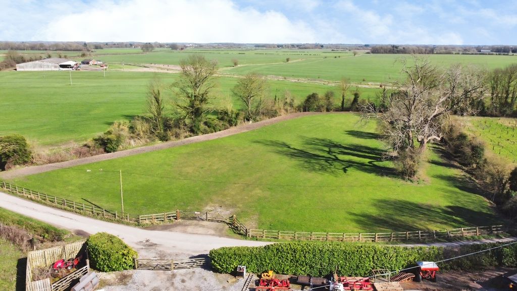 Property photo 2 of 40 4106825