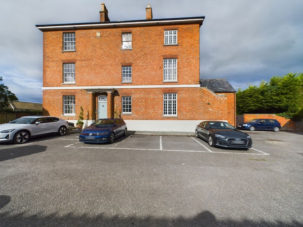 Property photo 1 of 15 Cam01740G0-Pr0262-Still012