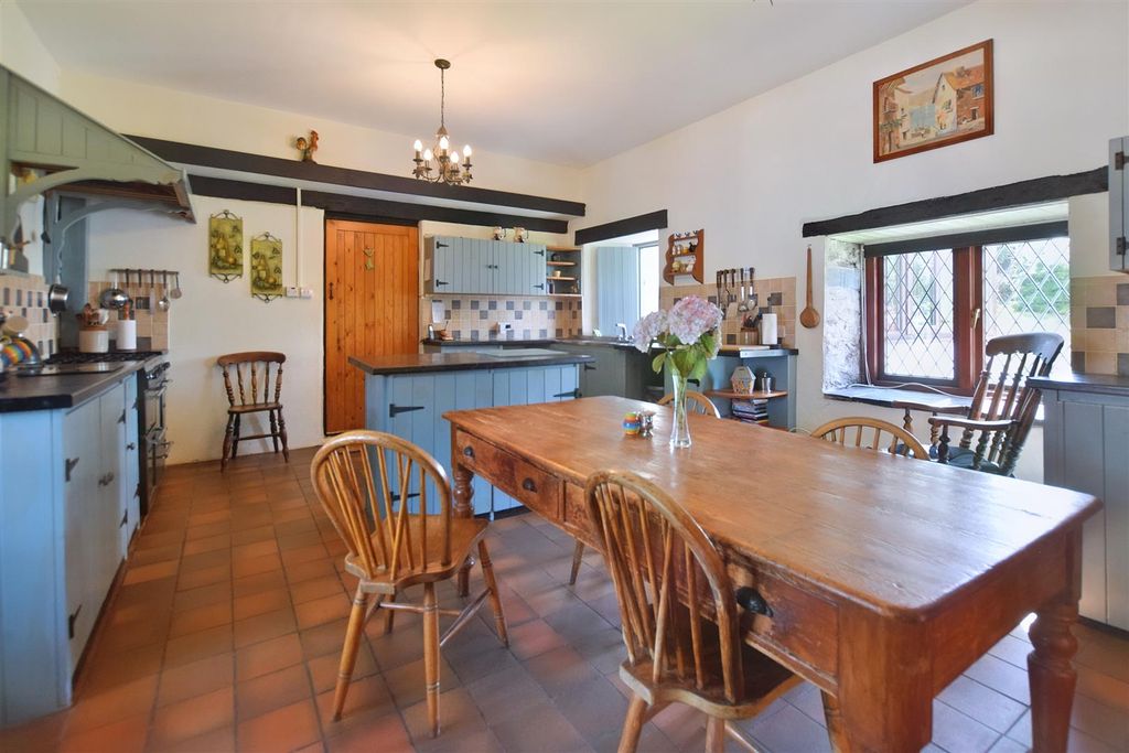 Property photo 2 of 74 Kitchen