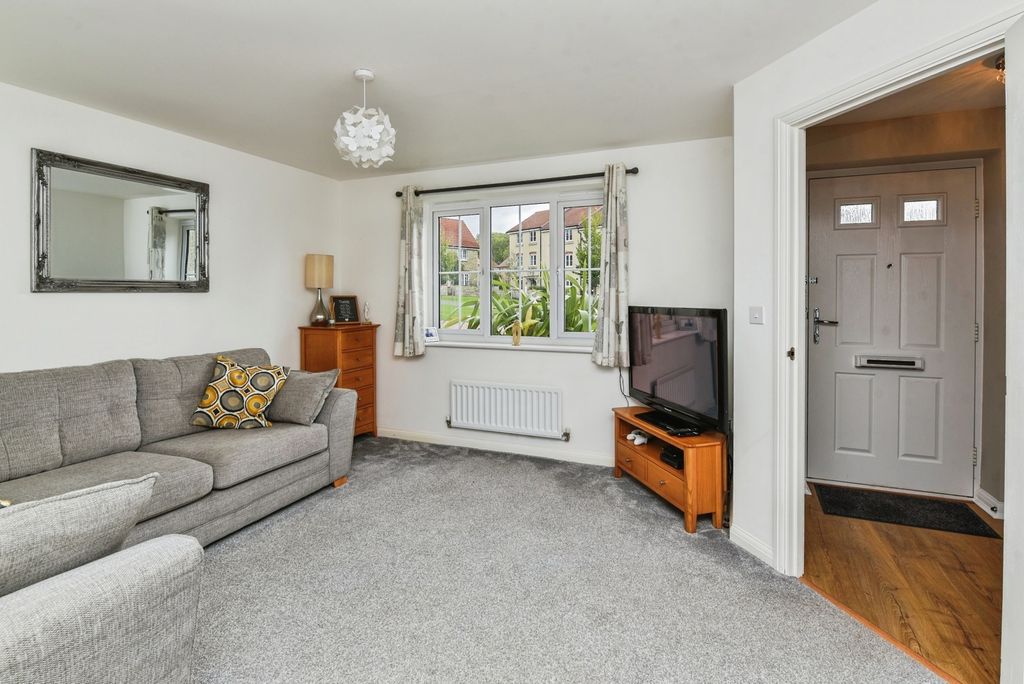 Property photo 2 of 17 Photo