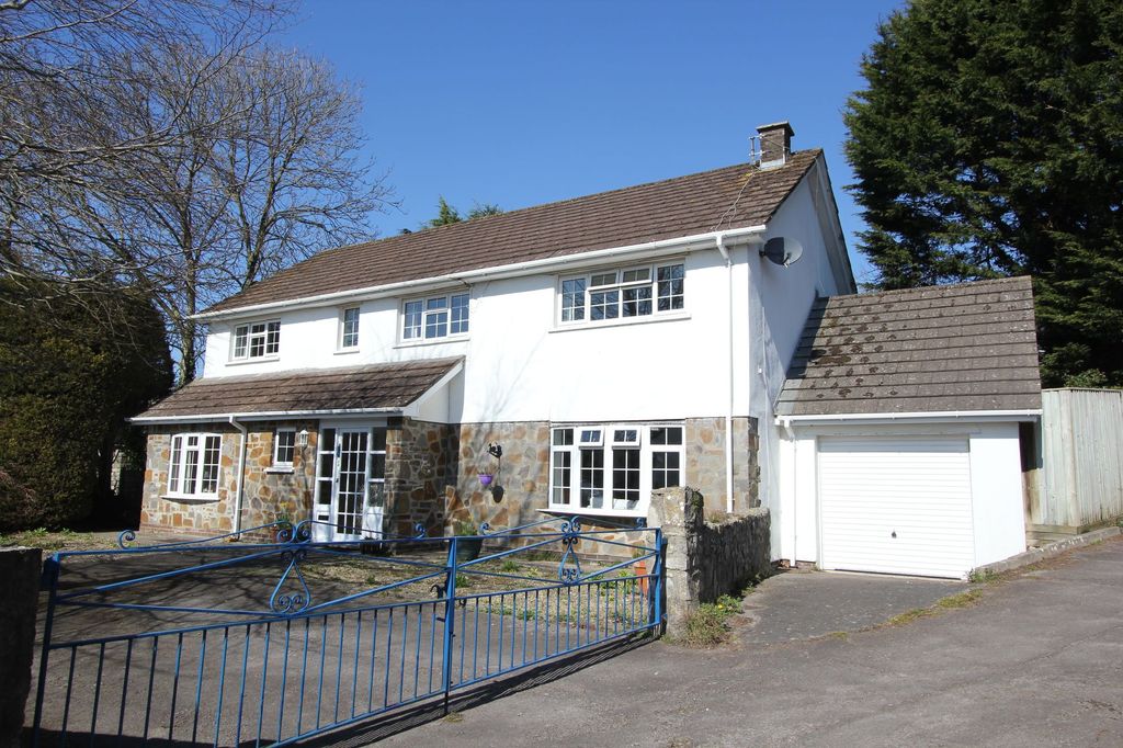 Property photo 1 of 33