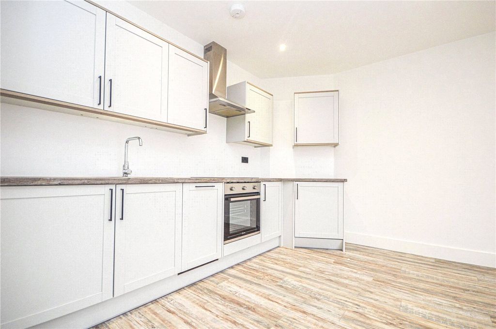 Property photo 1 of 6 Kitchen