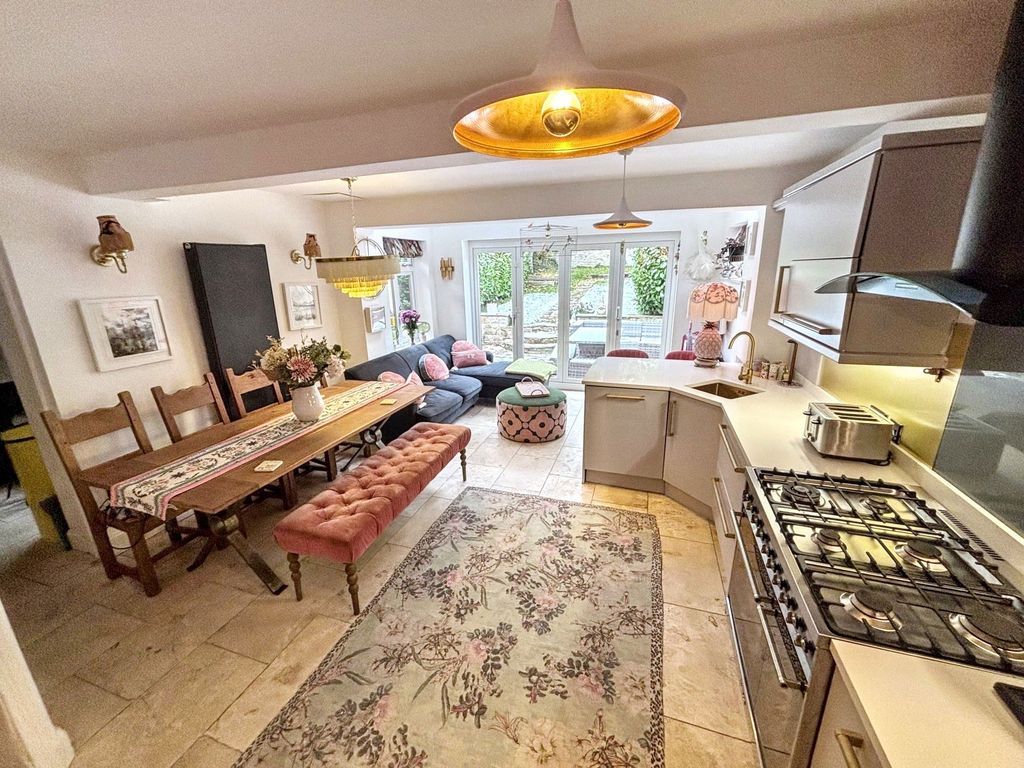 Property photo 3 of 29