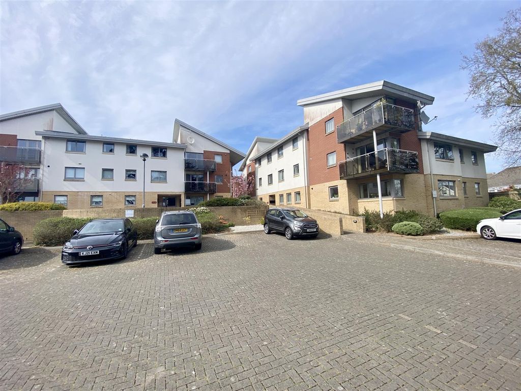 Property photo 1 of 12 Acorn Gardens